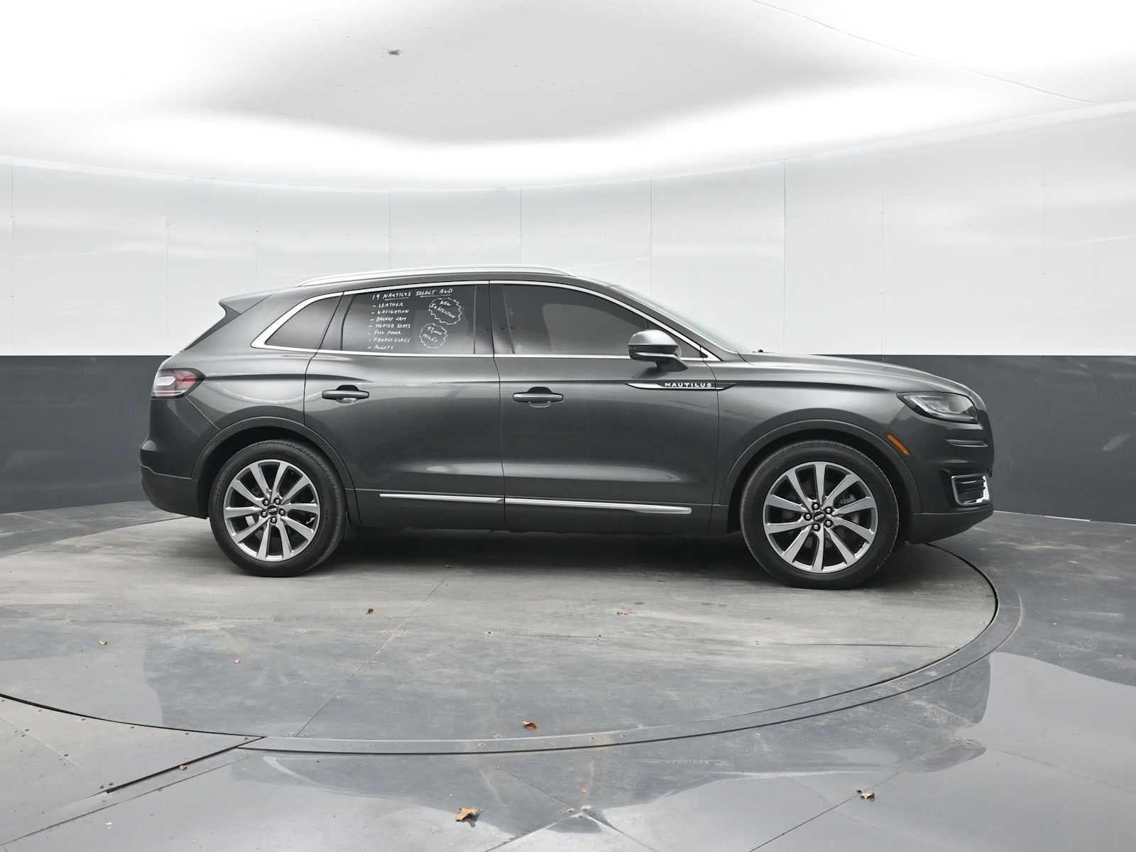 2019 Lincoln Nautilus Select