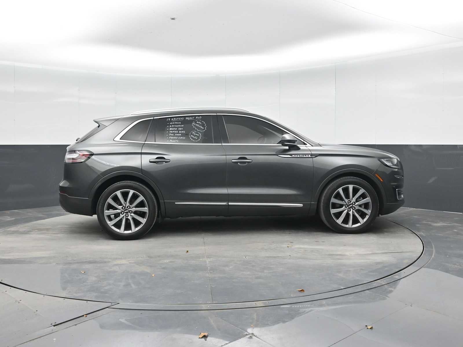 2019 Lincoln Nautilus Select