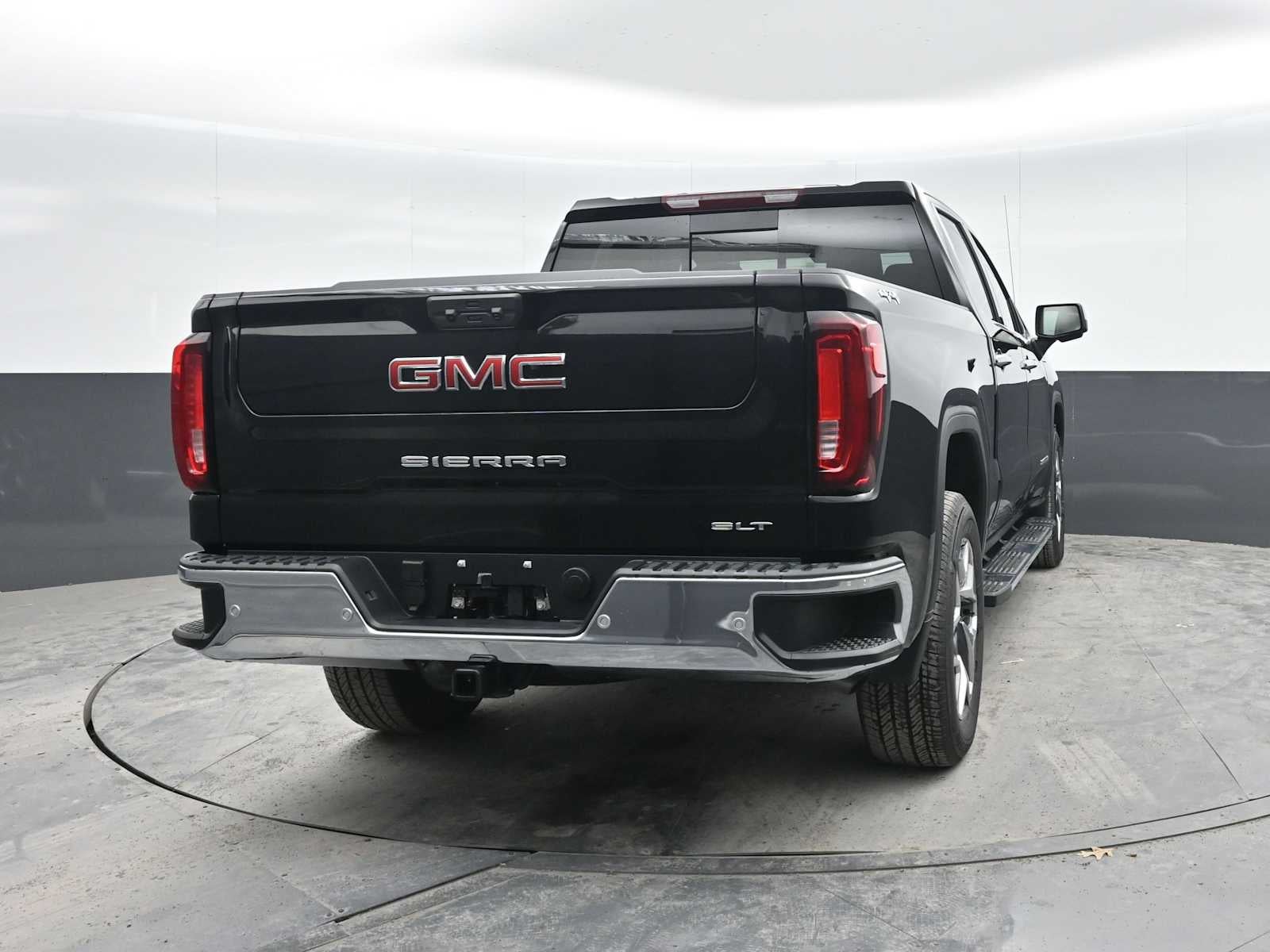 2026 GMC Sierra 1500 SLT - Photo 10