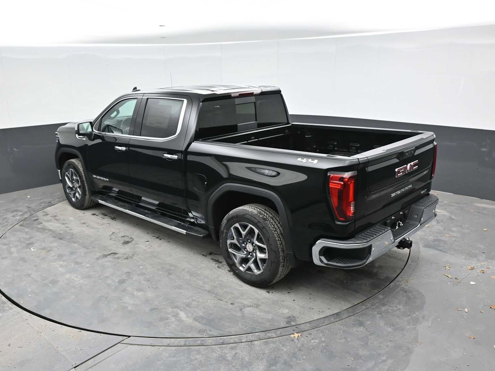 2026 GMC Sierra 1500 SLT - Photo 27