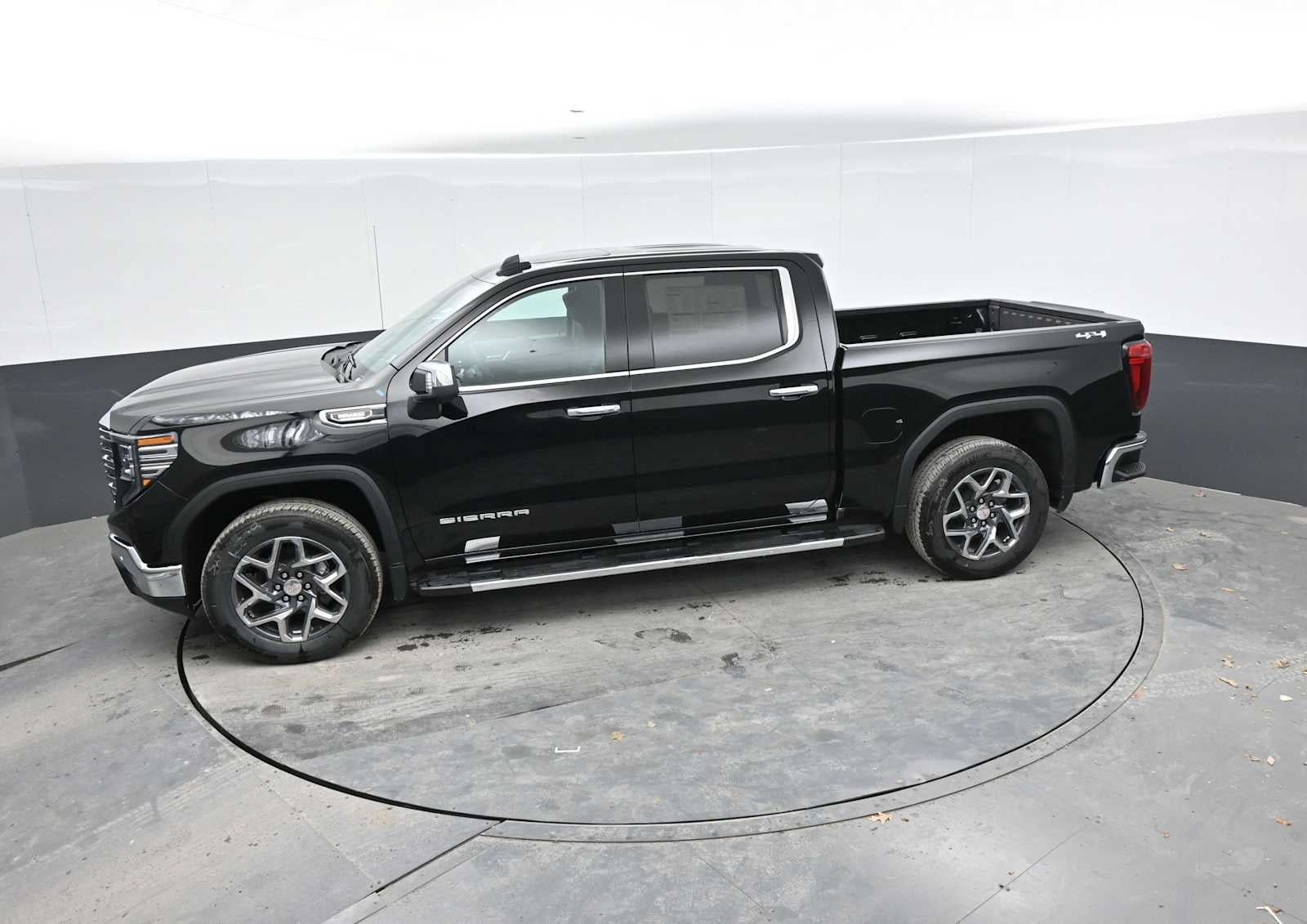 2026 GMC Sierra 1500 SLT - Photo 29