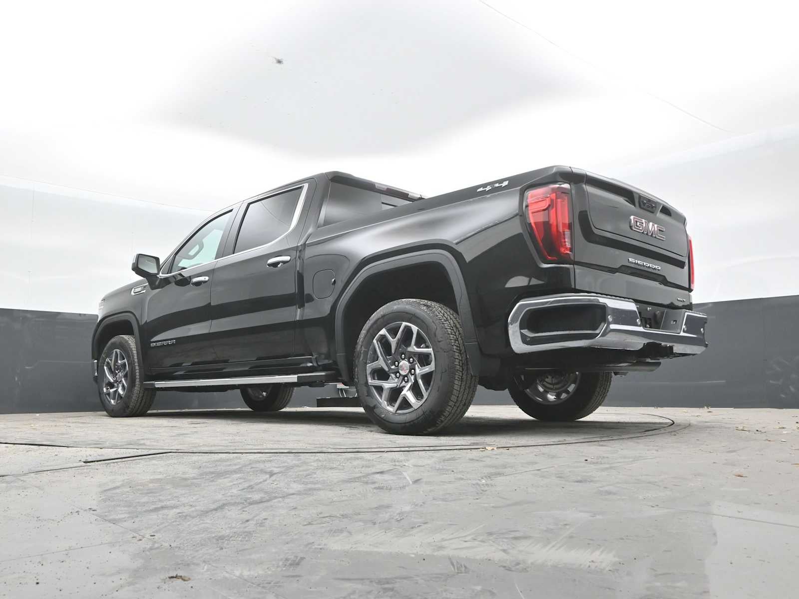 2026 GMC Sierra 1500 SLT - Photo 38