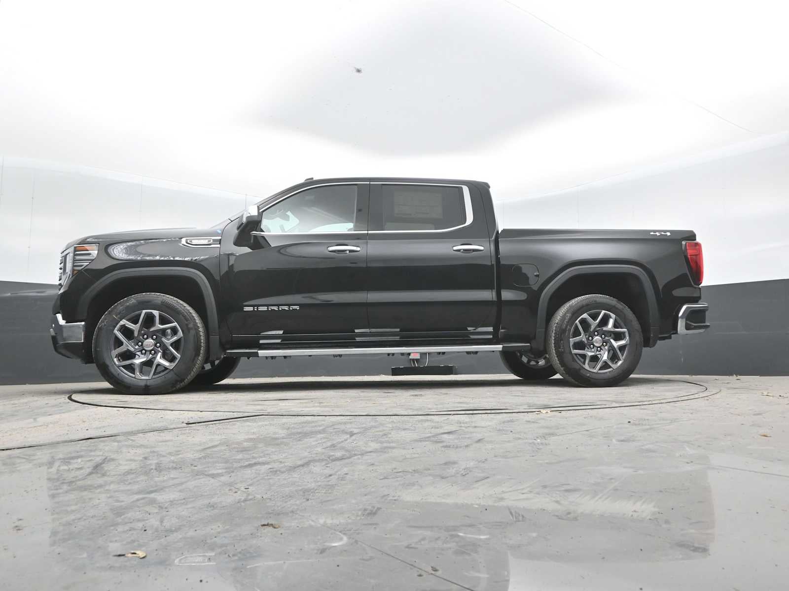 2026 GMC Sierra 1500 SLT - Photo 40