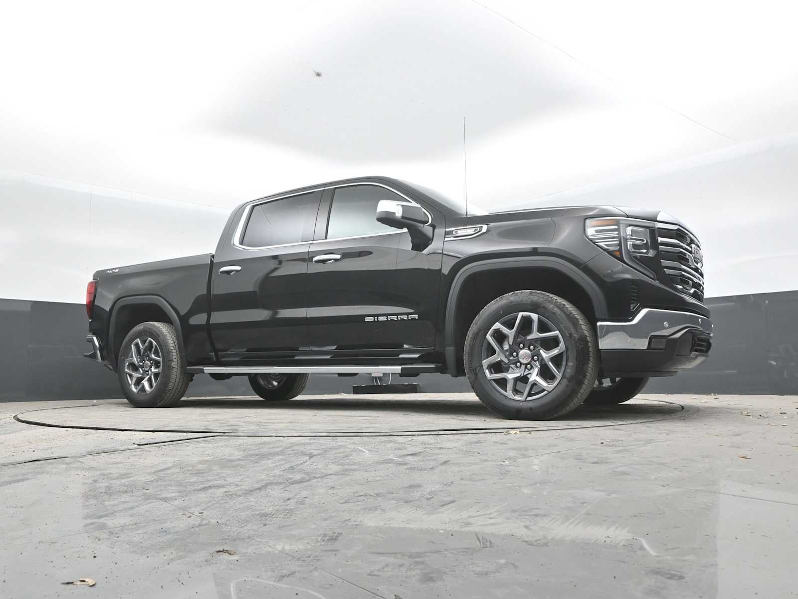 2026 GMC Sierra 1500 SLT - Photo 43