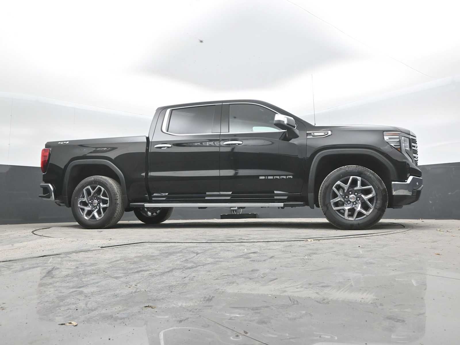 2026 GMC Sierra 1500 SLT - Photo 44
