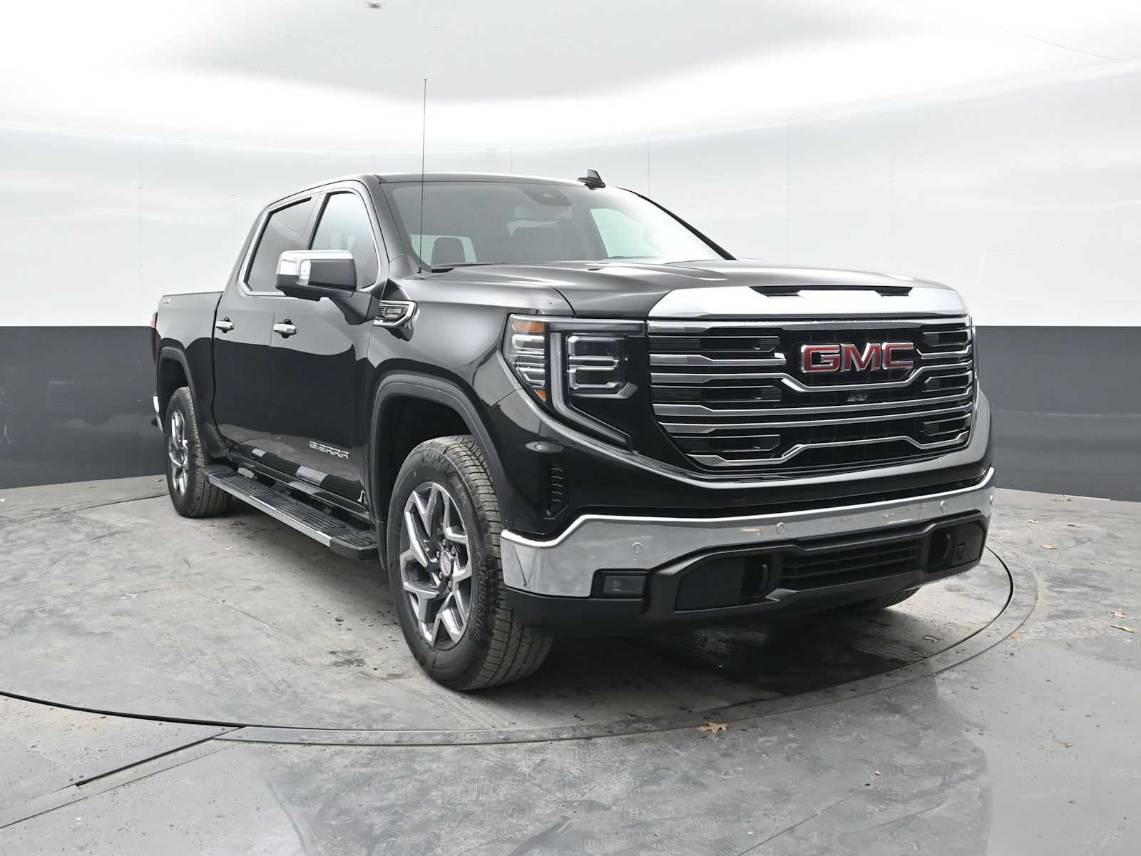 2026 GMC Sierra 1500 SLT - Photo 6