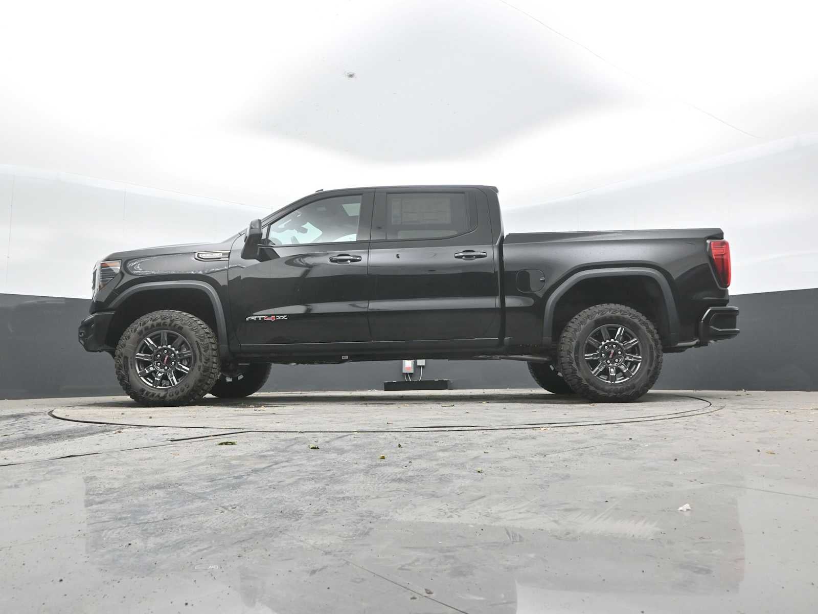 2026 GMC Sierra 1500 AT4X - Photo 39