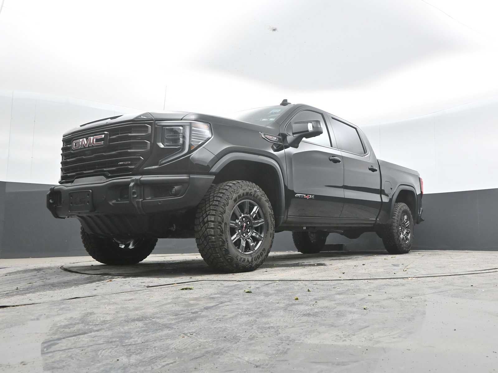 2026 GMC Sierra 1500 AT4X - Photo 40