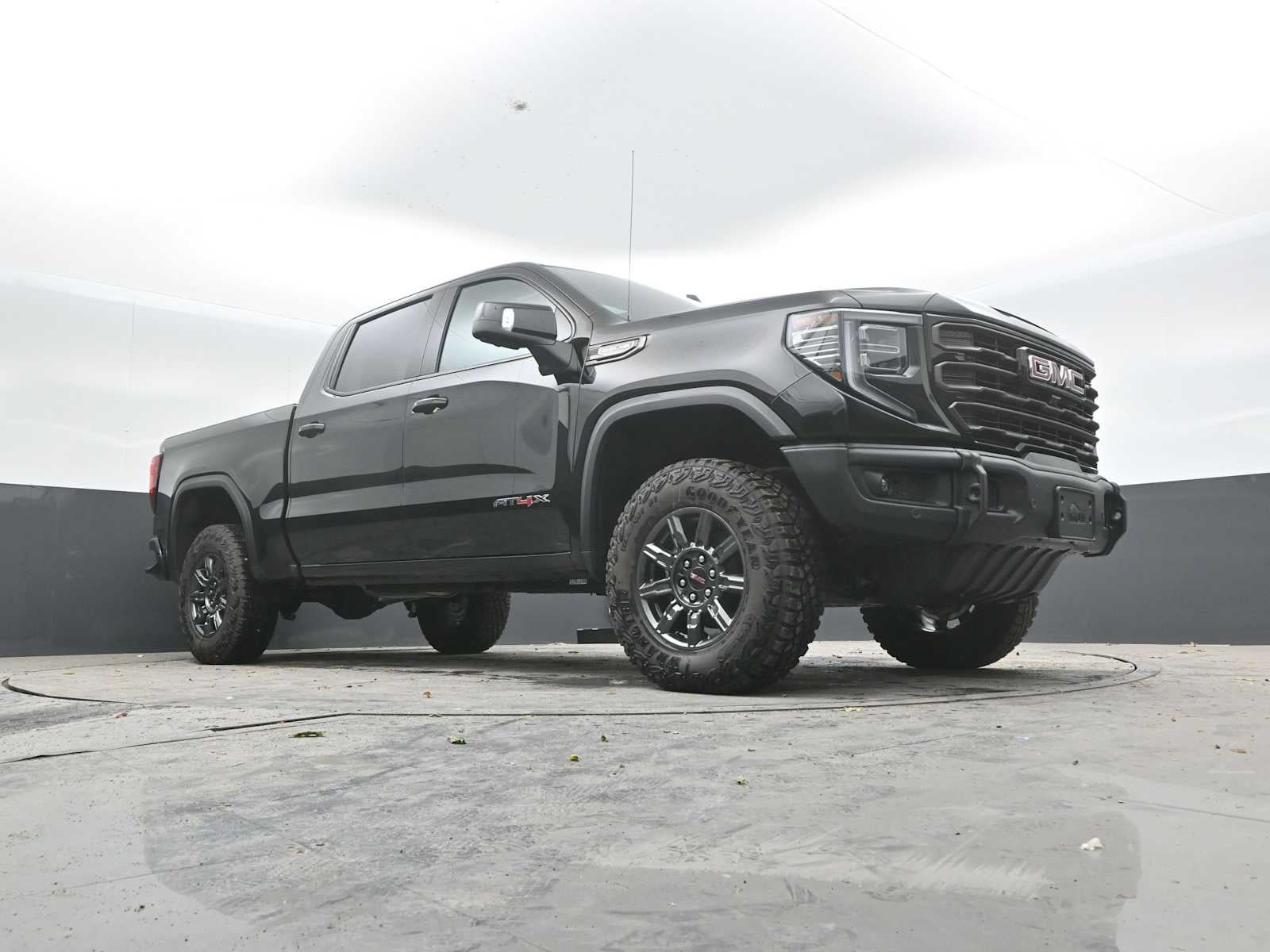 2026 GMC Sierra 1500 AT4X - Photo 42