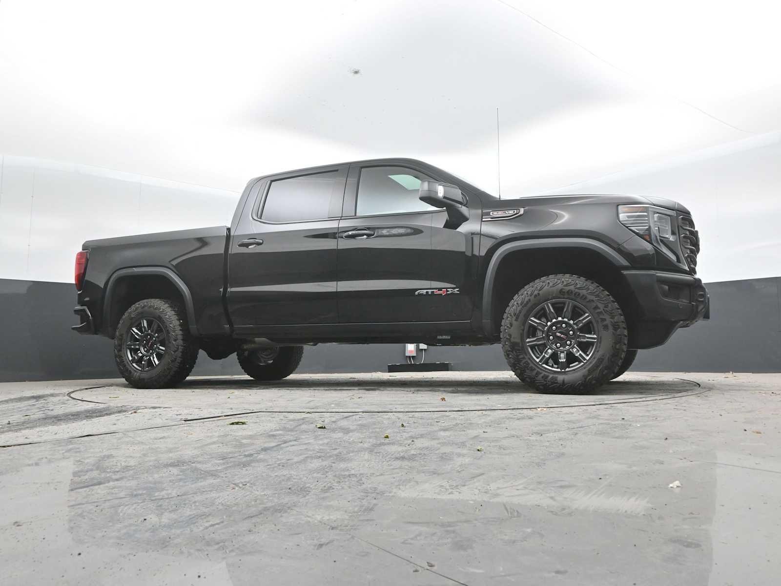 2026 GMC Sierra 1500 AT4X - Photo 43