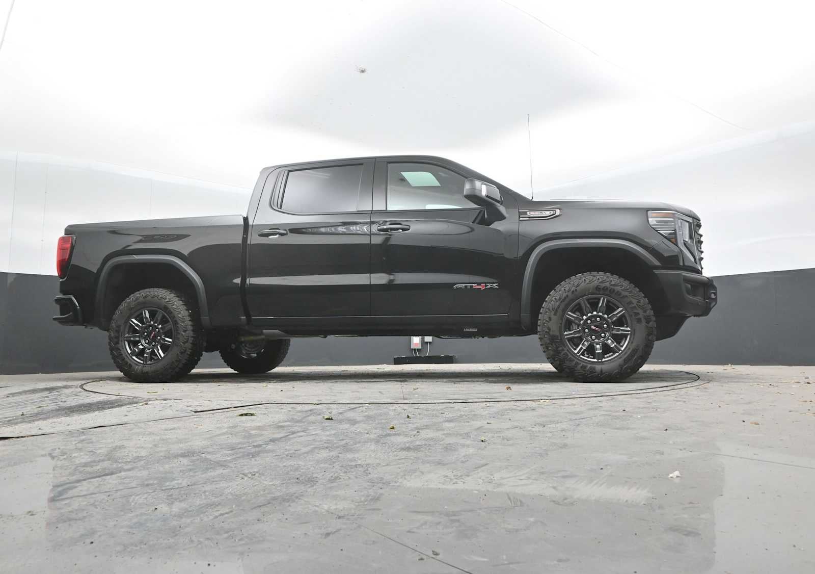 2026 GMC Sierra 1500 AT4X - Photo 44