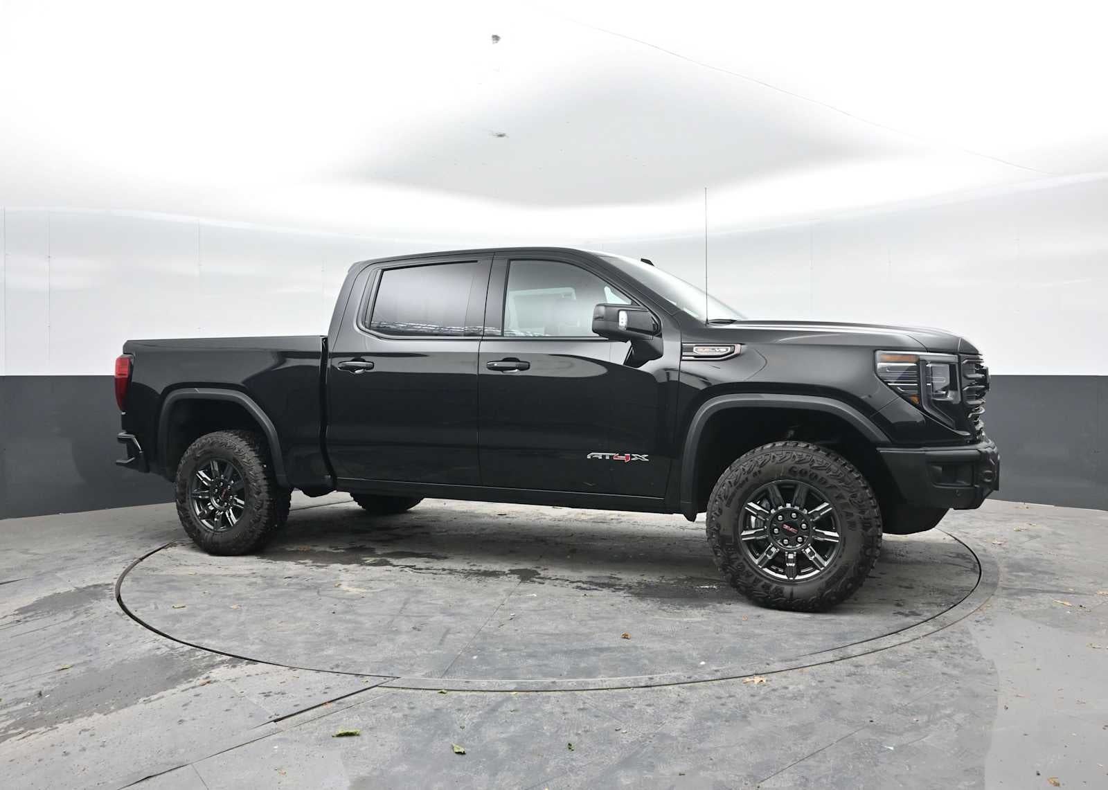 2026 GMC Sierra 1500 AT4X - Photo 7