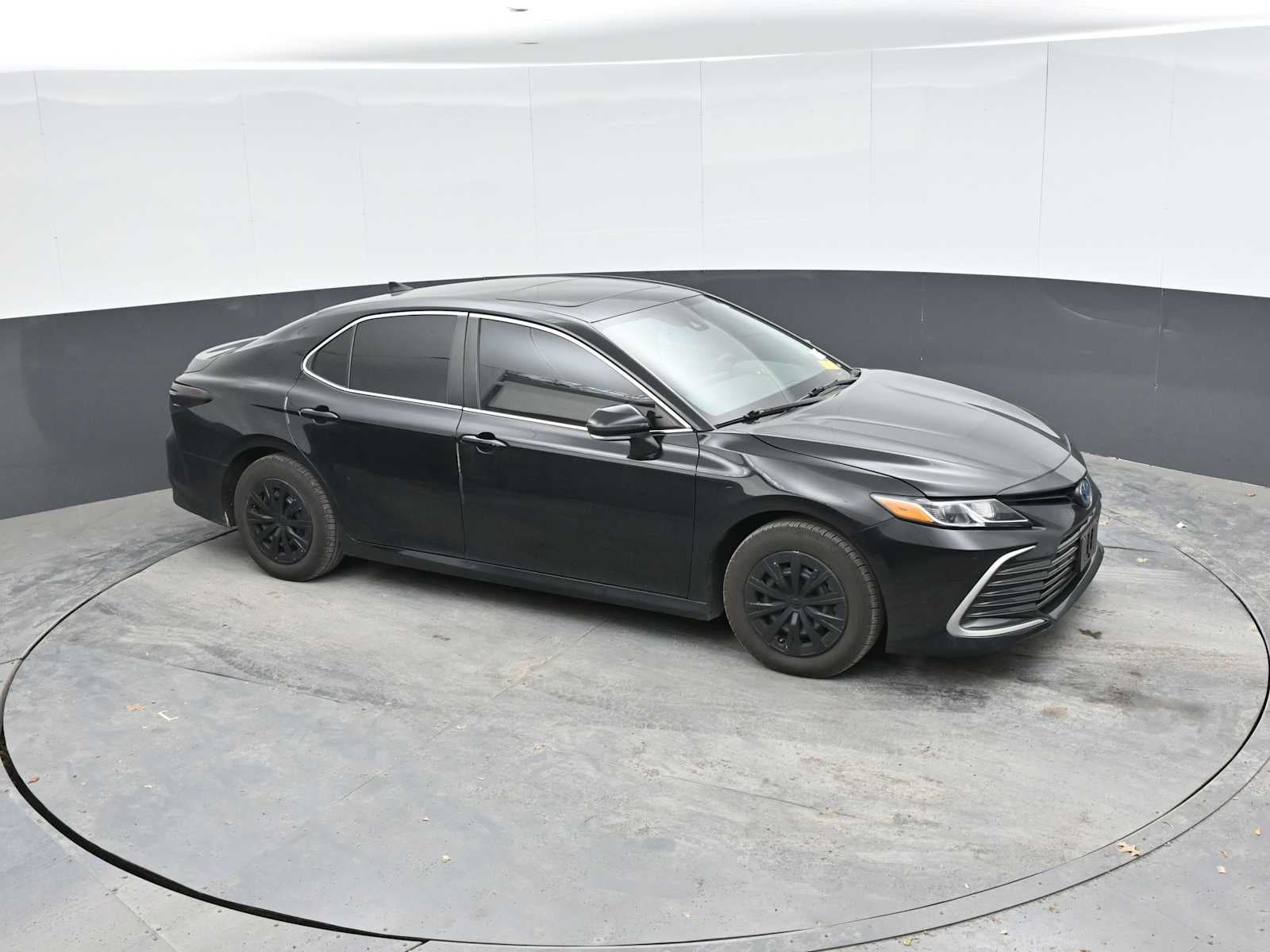 2022 Toyota Camry Hybrid LE