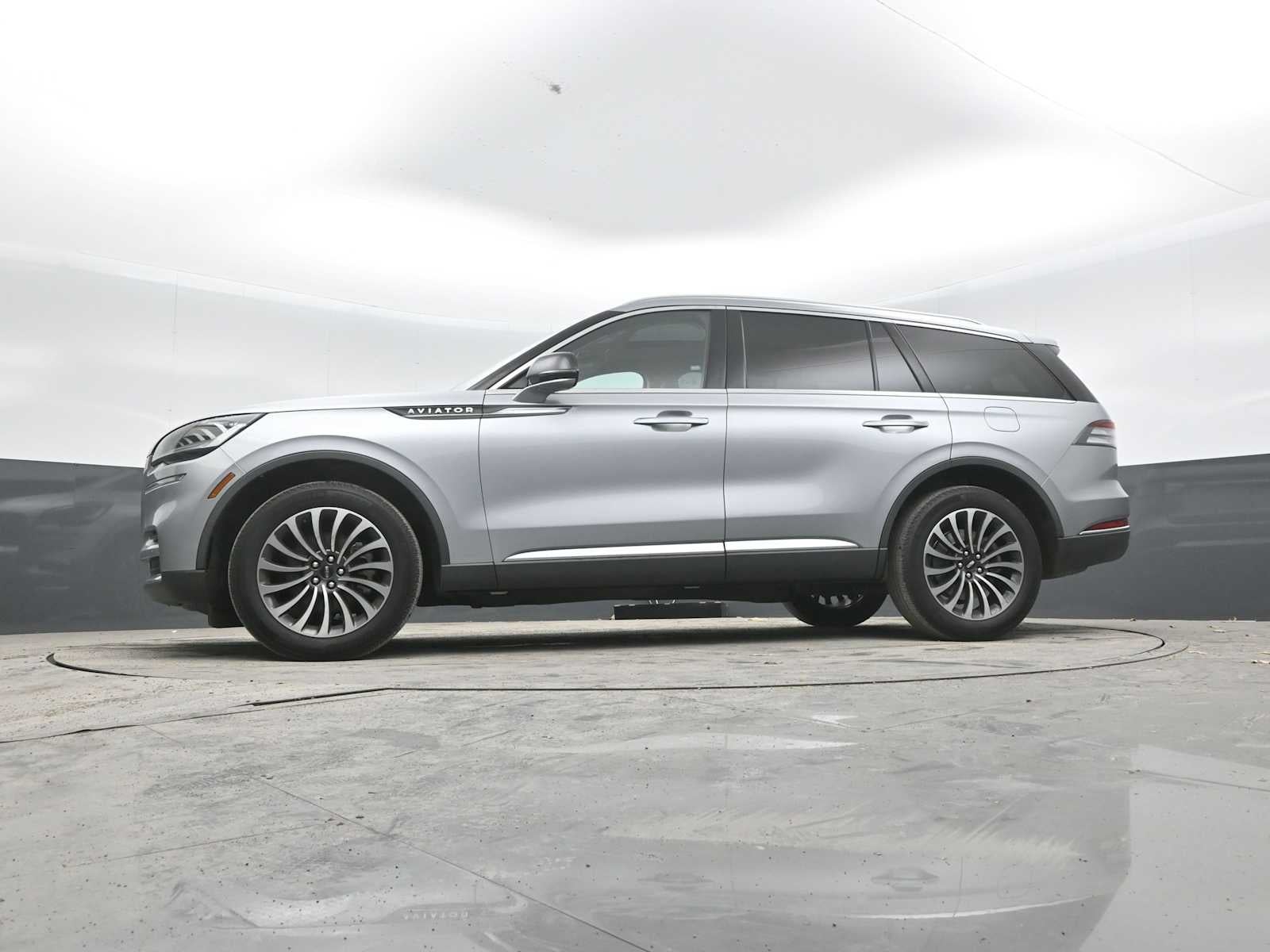 2023 Lincoln Aviator Standard