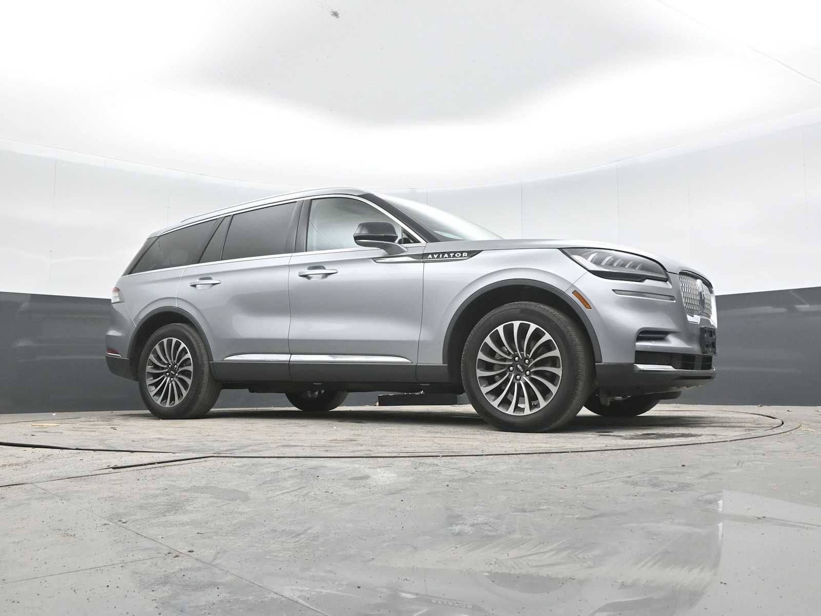 2023 Lincoln Aviator Standard