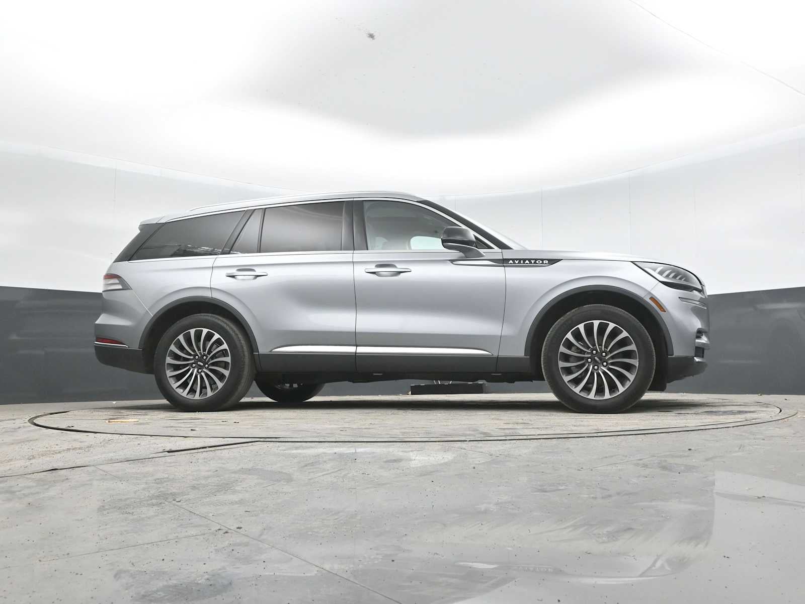 2023 Lincoln Aviator Standard