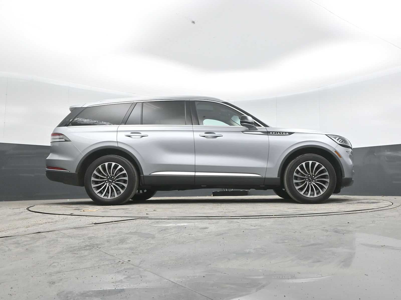 2023 Lincoln Aviator Standard