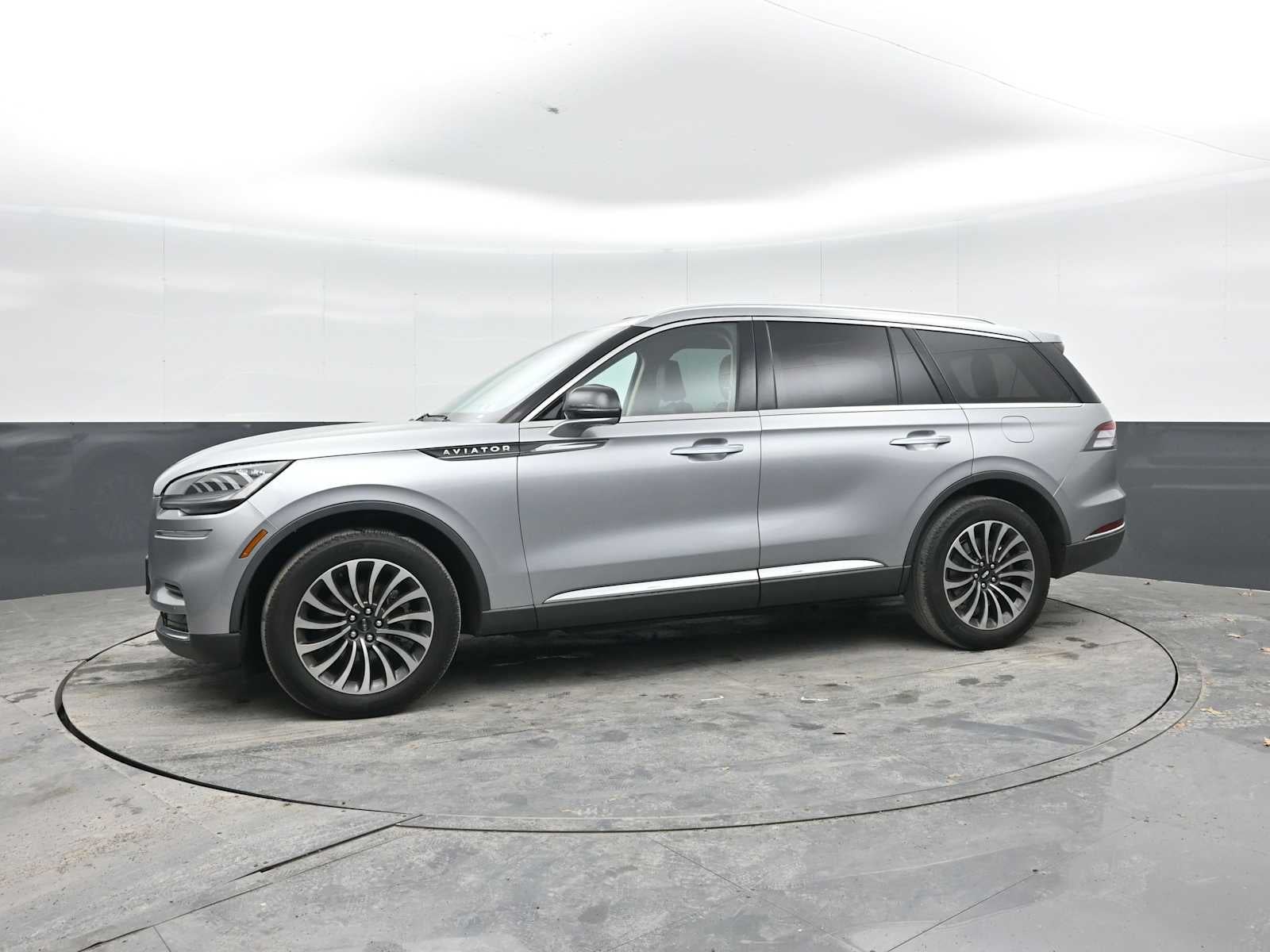 2023 Lincoln Aviator Standard