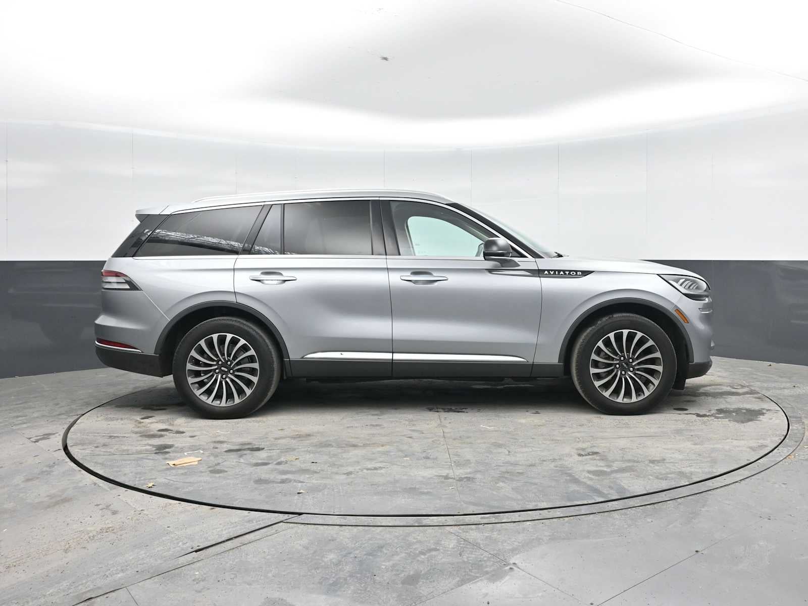 2023 Lincoln Aviator Standard