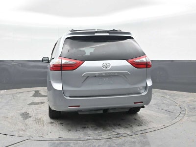2020 Toyota Sienna XLE