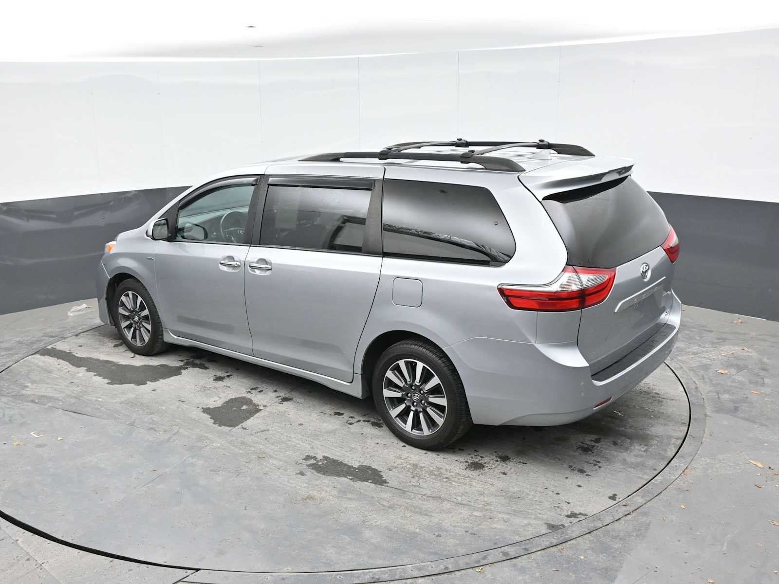 2020 Toyota Sienna XLE