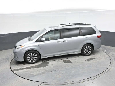 2020 Toyota Sienna XLE