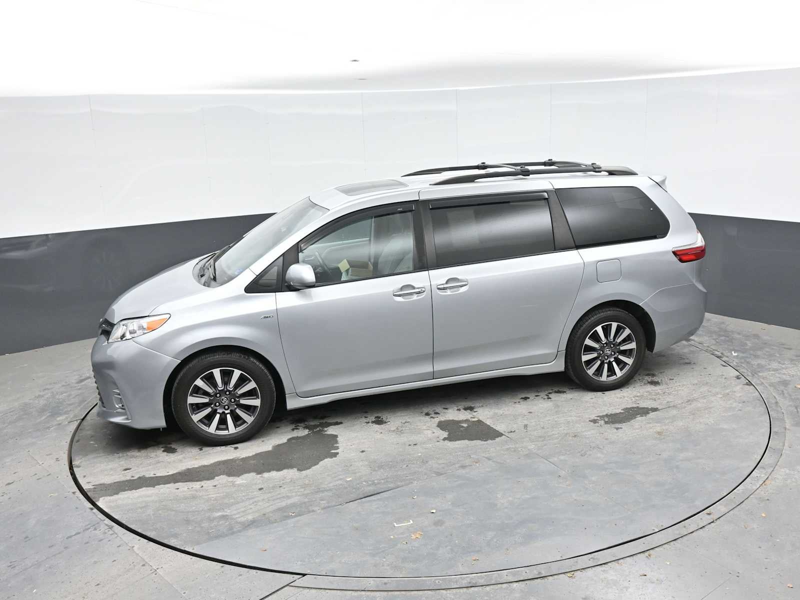 2020 Toyota Sienna XLE