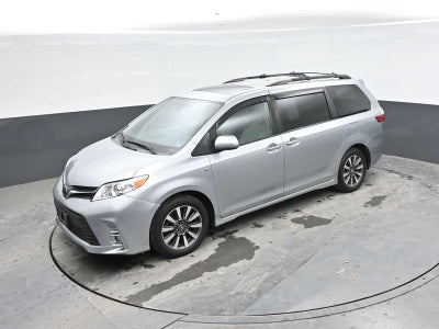2020 Toyota Sienna XLE