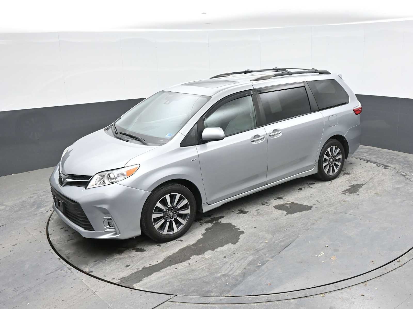 2020 Toyota Sienna XLE