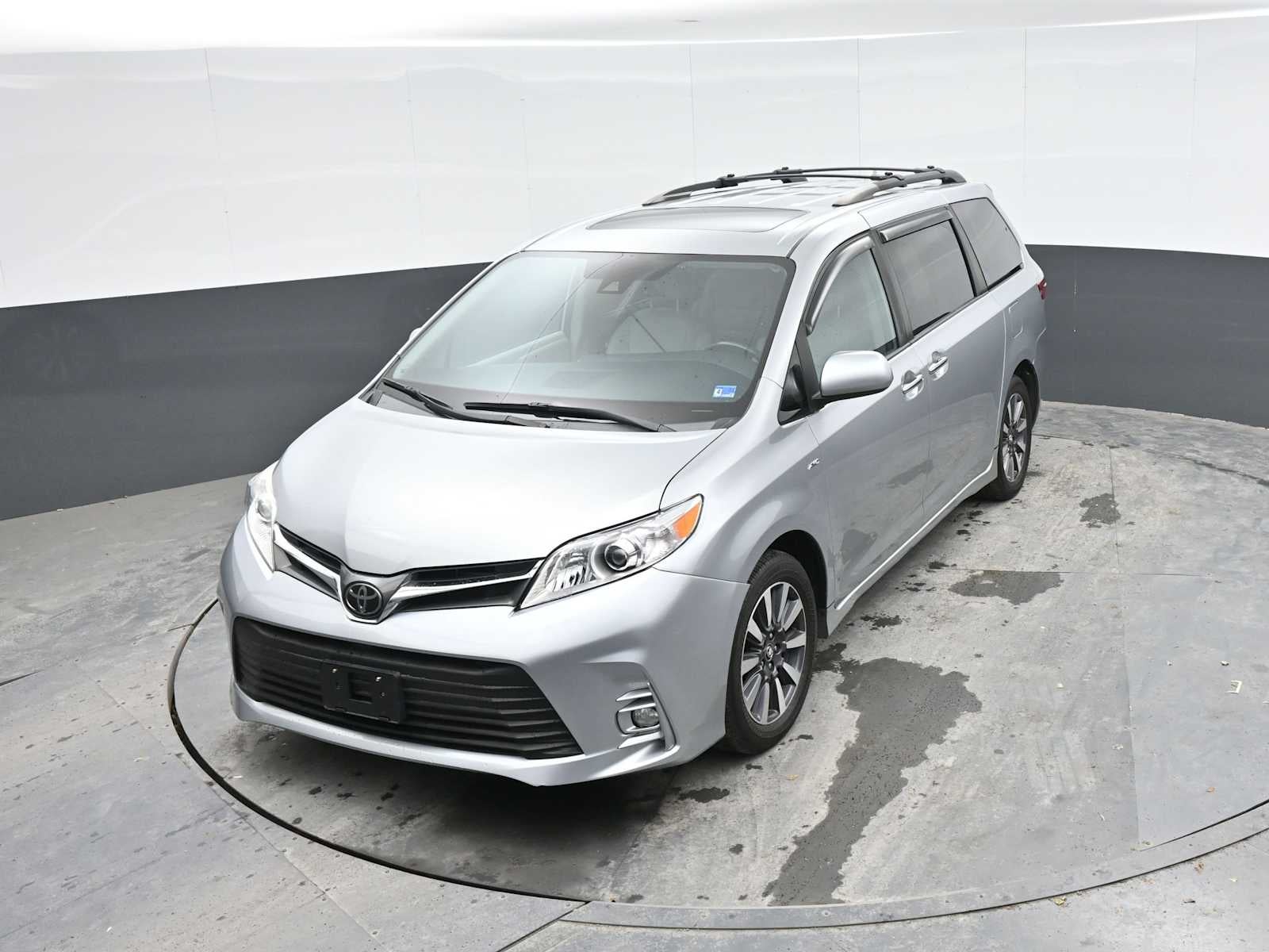 2020 Toyota Sienna XLE