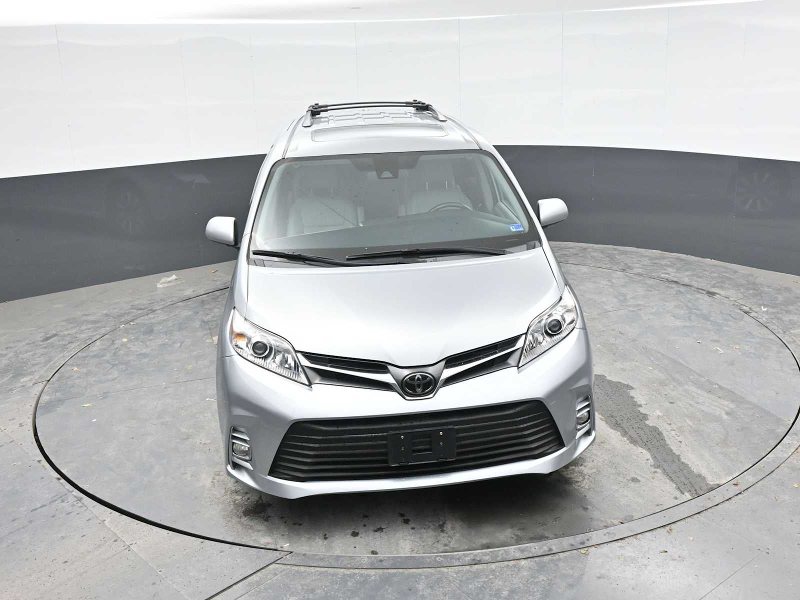 2020 Toyota Sienna XLE