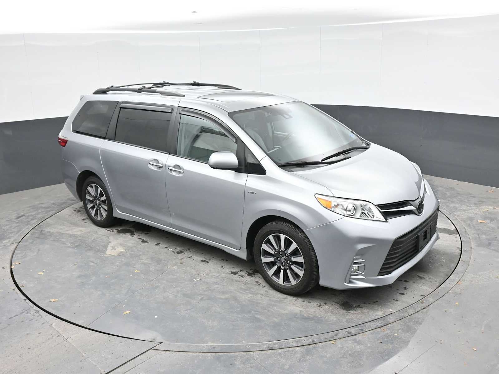 2020 Toyota Sienna XLE