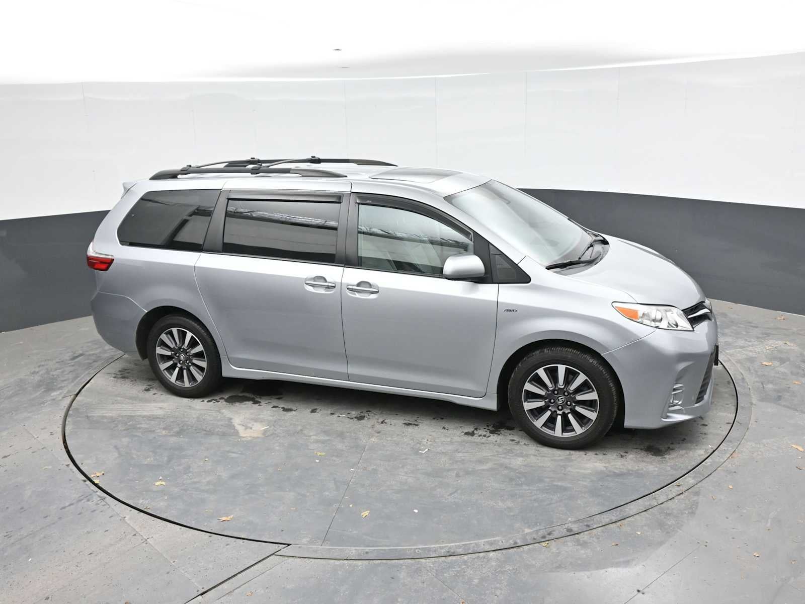 2020 Toyota Sienna XLE