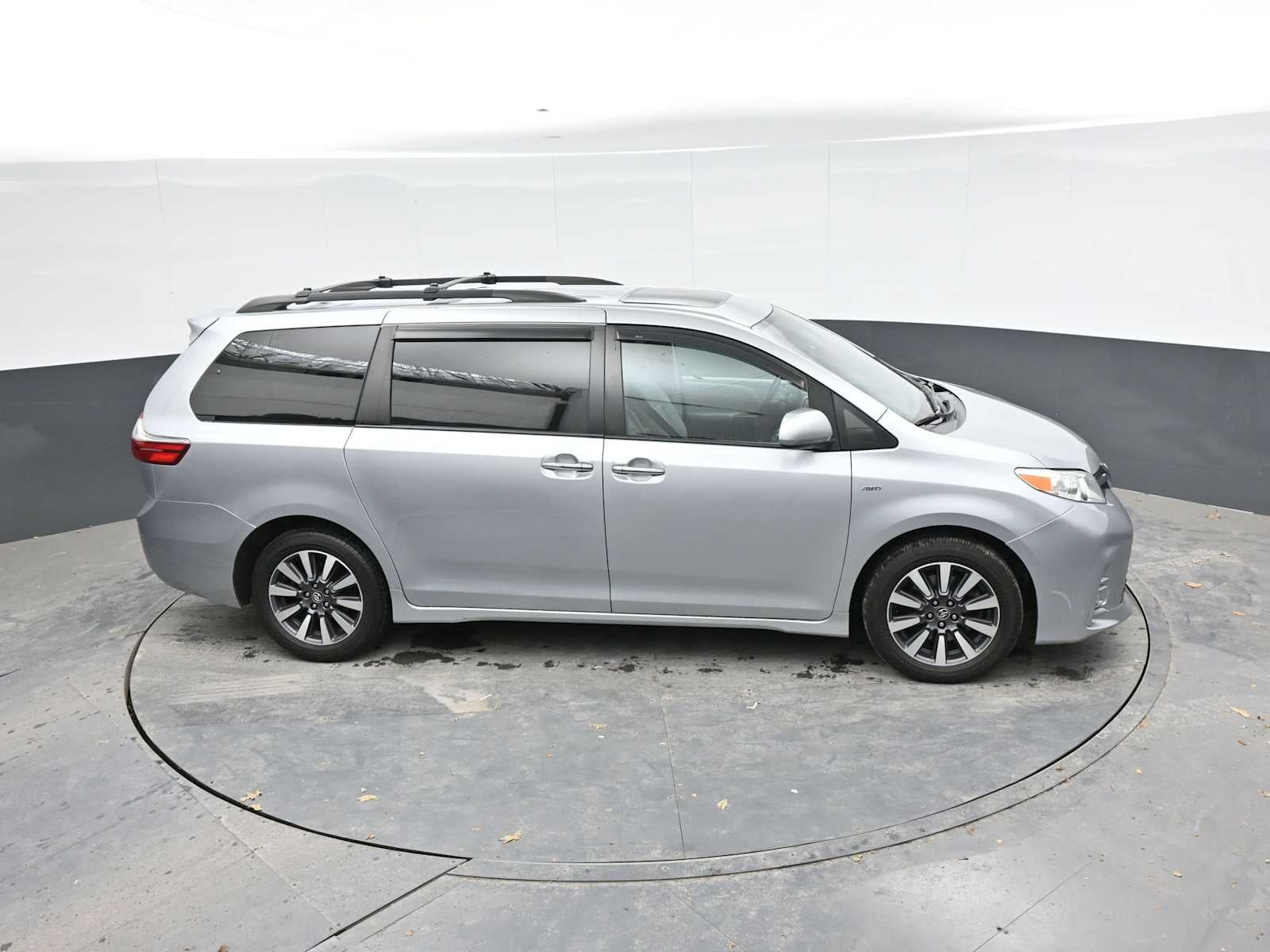 2020 Toyota Sienna XLE