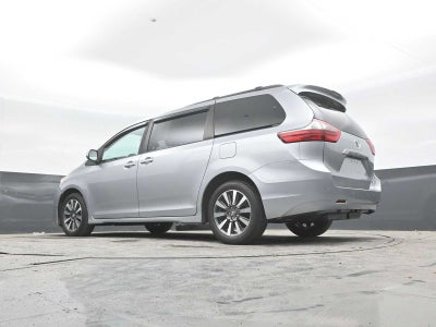 2020 Toyota Sienna XLE