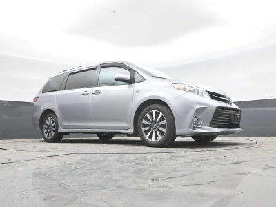 2020 Toyota Sienna XLE