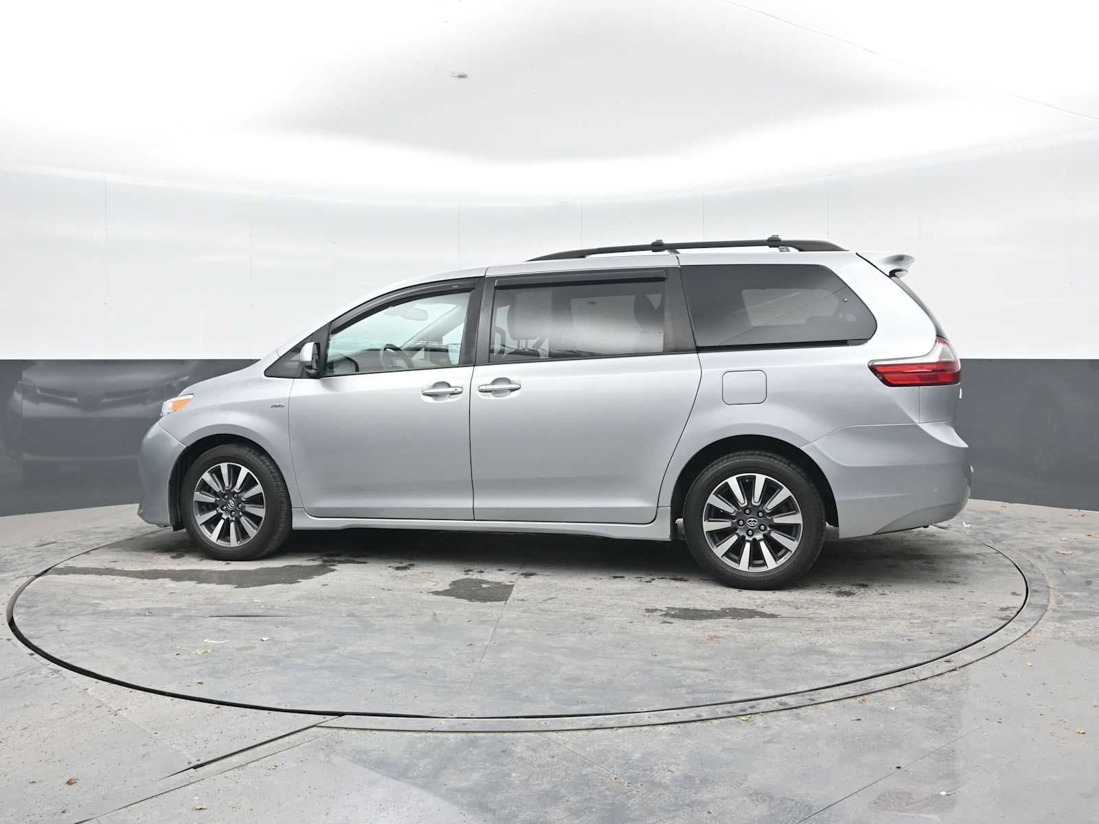 2020 Toyota Sienna XLE