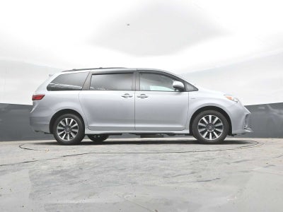 2020 Toyota Sienna XLE