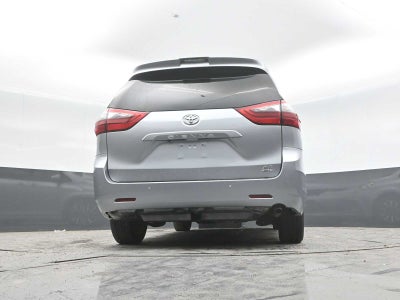 2020 Toyota Sienna XLE