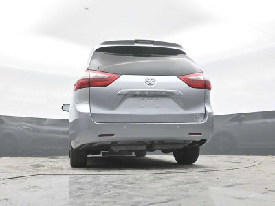2020 Toyota Sienna XLE