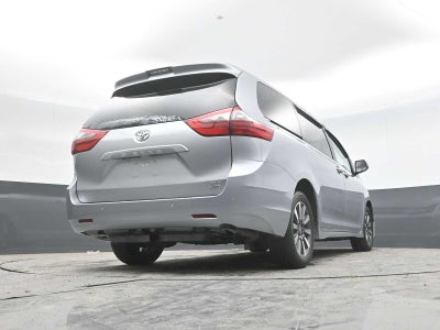 2020 Toyota Sienna XLE