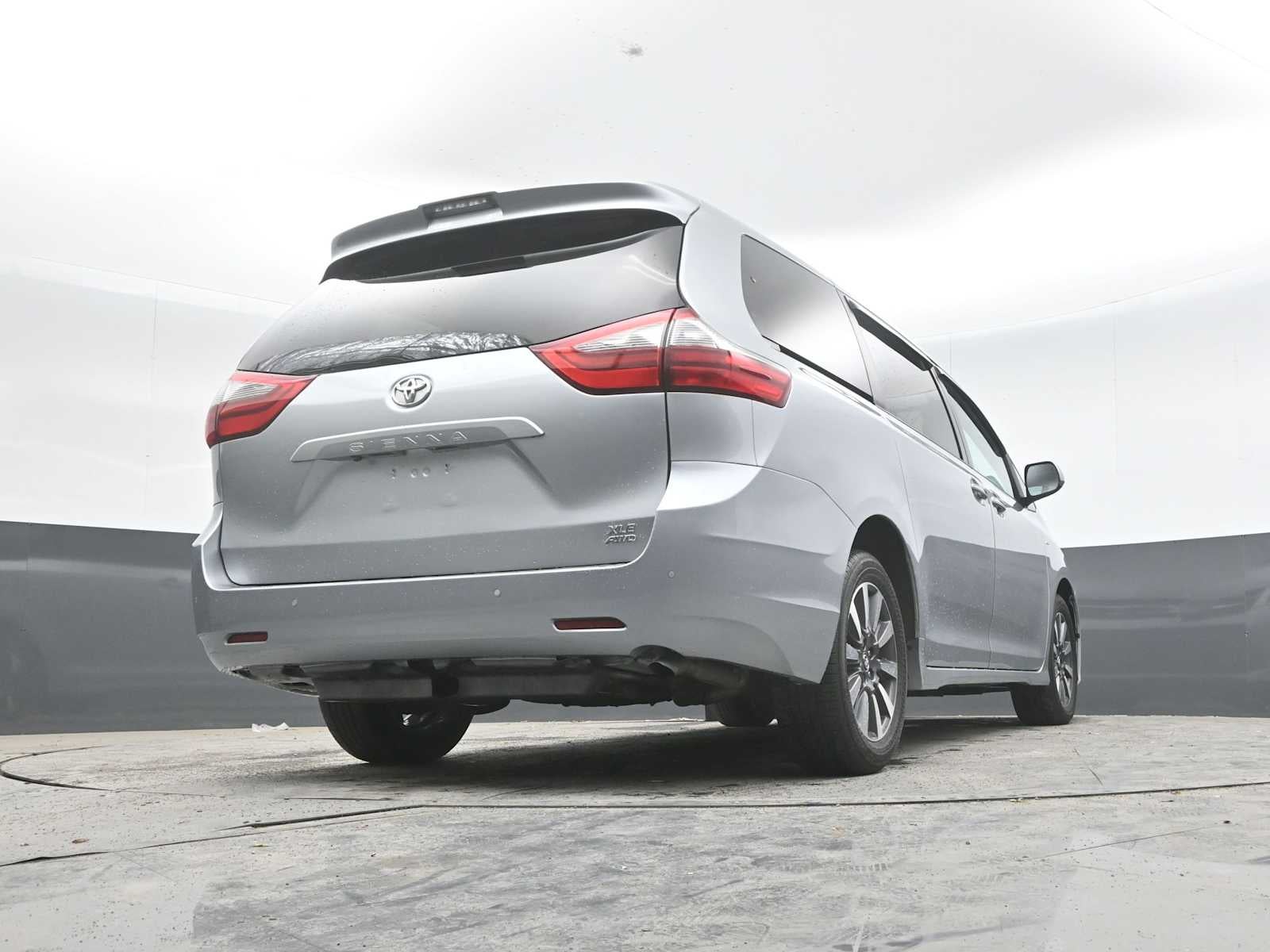 2020 Toyota Sienna XLE