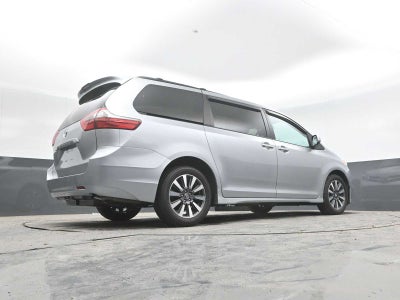 2020 Toyota Sienna XLE