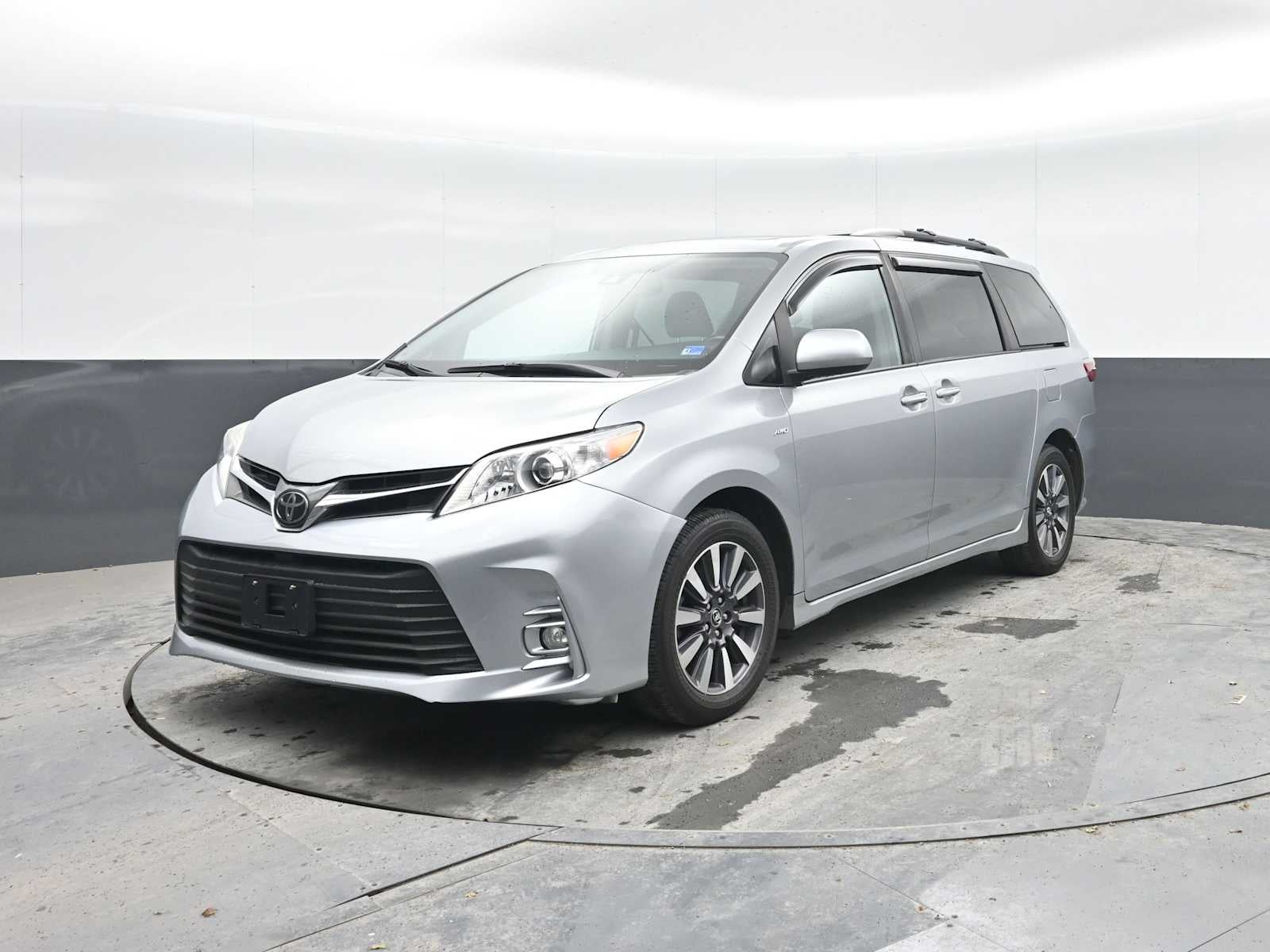 2020 Toyota Sienna XLE