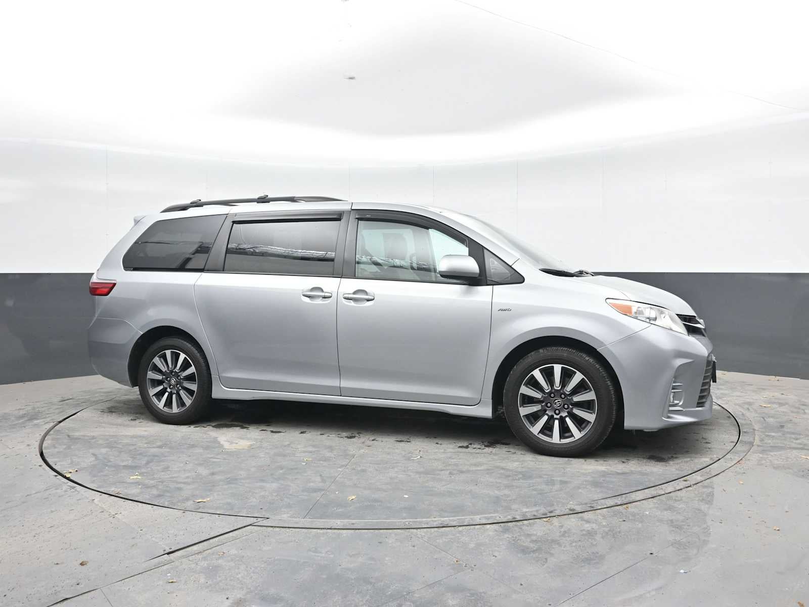 2020 Toyota Sienna XLE