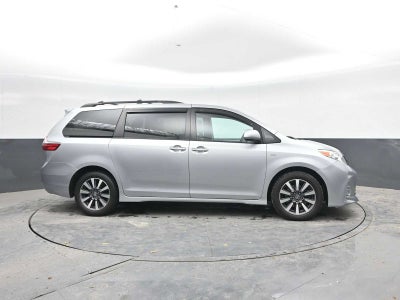 2020 Toyota Sienna XLE