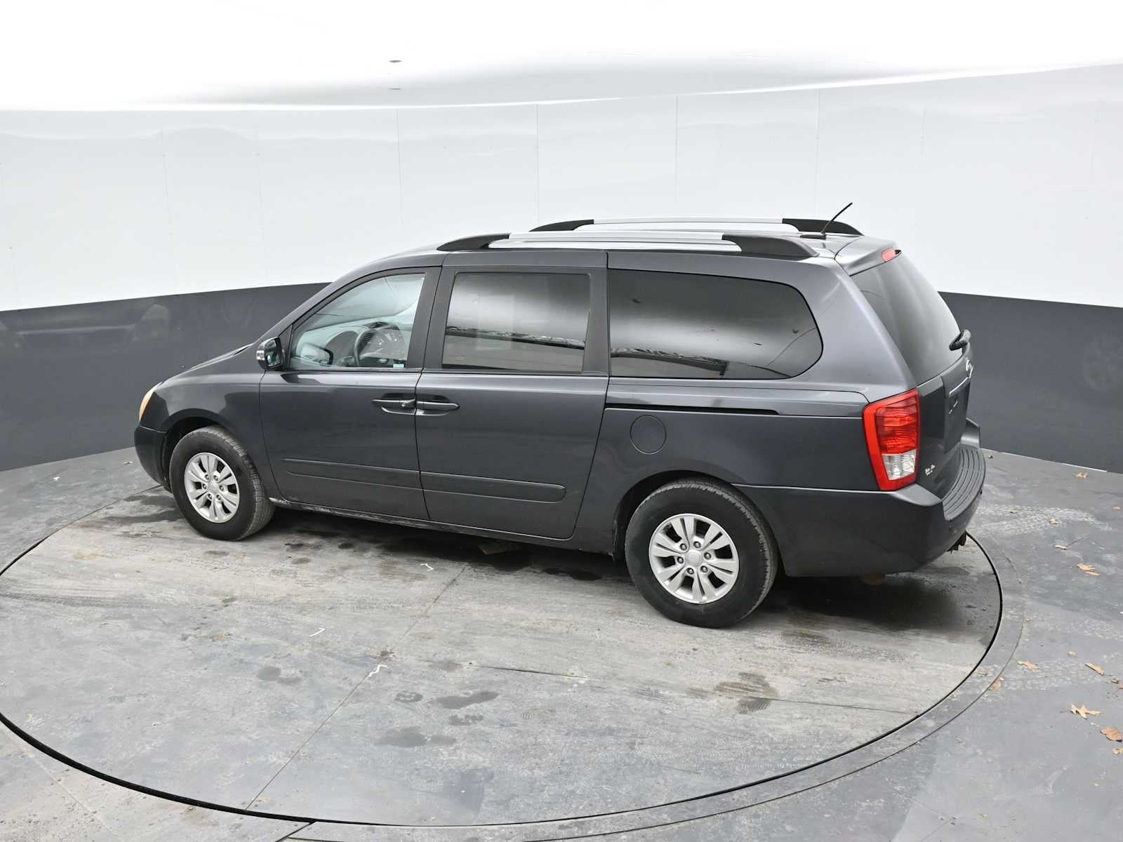 2012 Kia Sedona LX