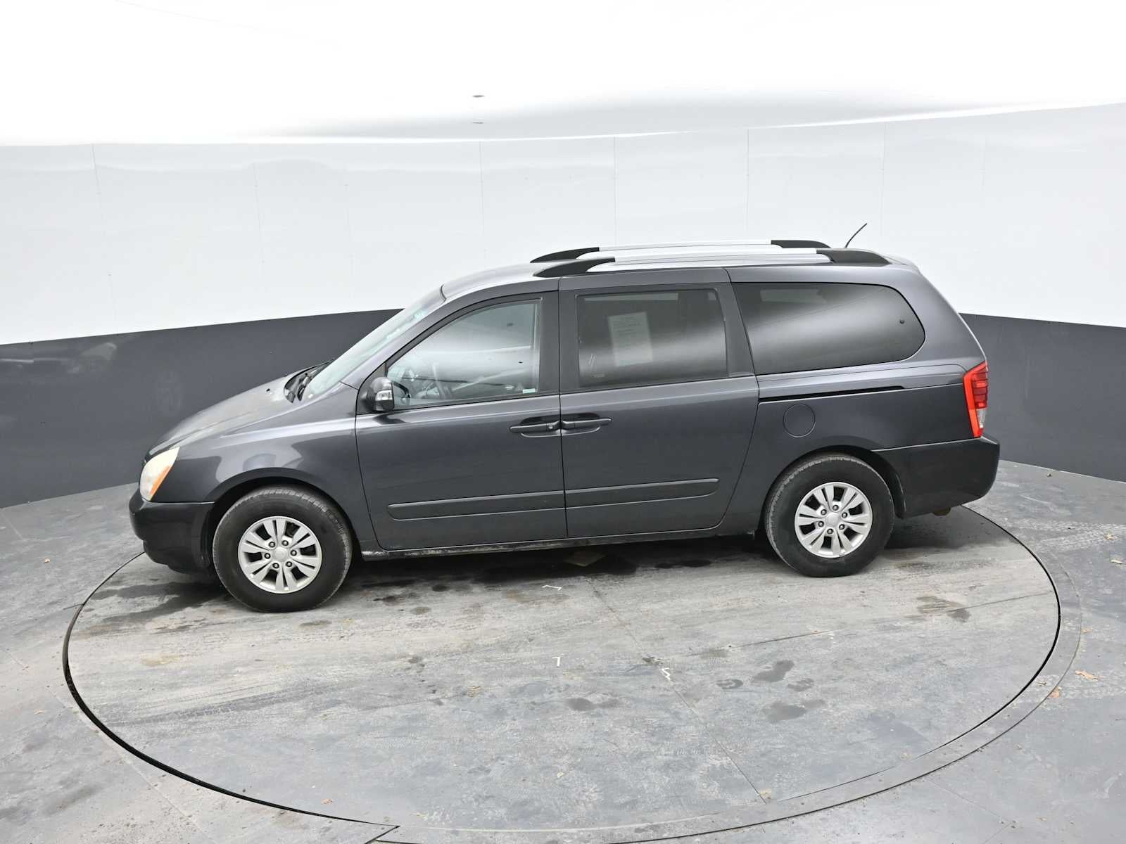 2012 Kia Sedona LX