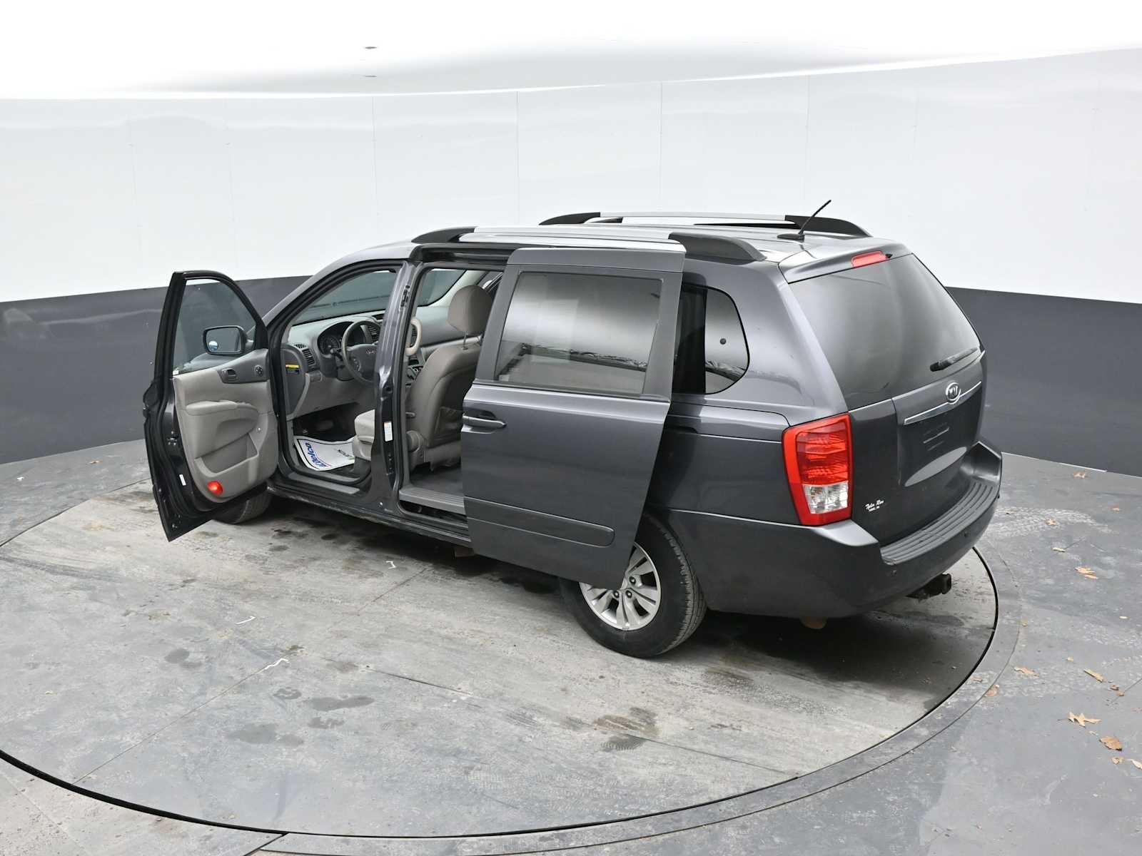 2012 Kia Sedona LX