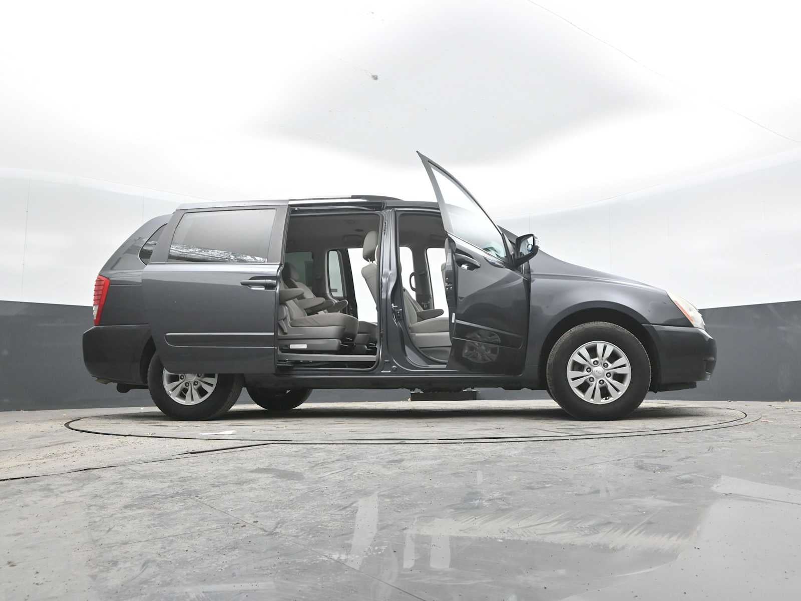2012 Kia Sedona LX